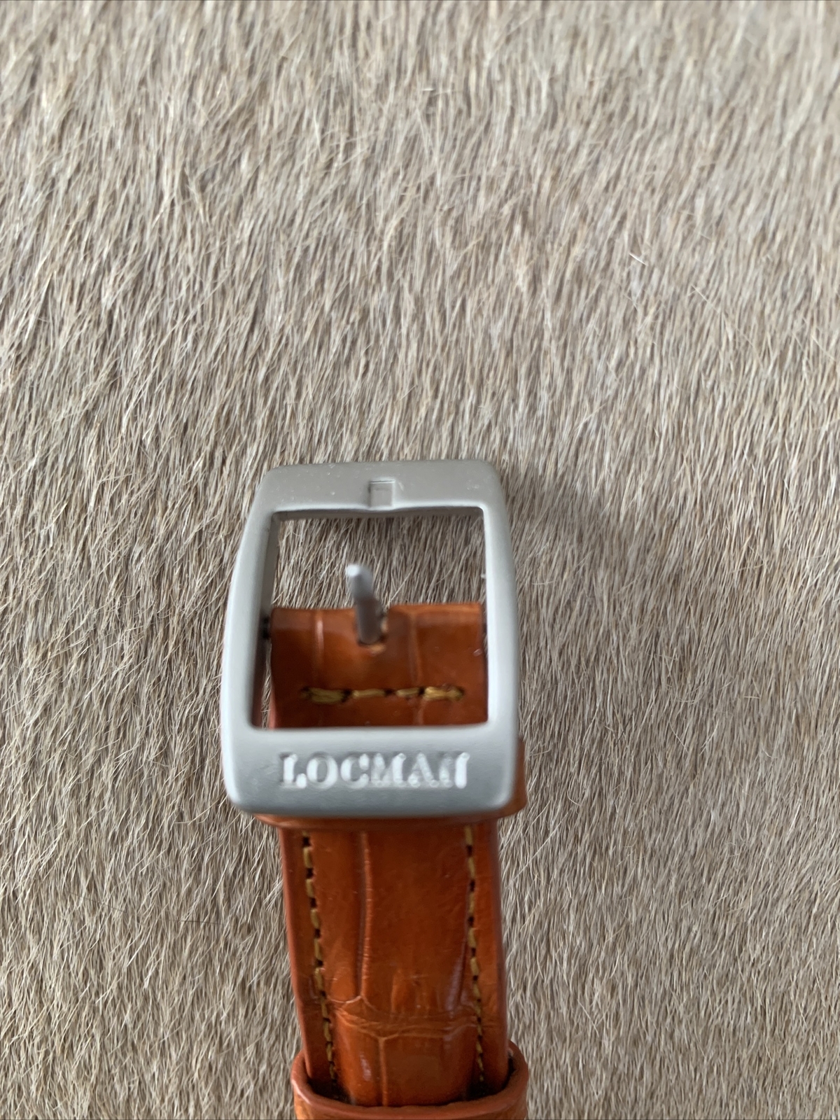 LOCMAN Sport Tonneau Aluminium Case 32mm X 42mm. Accurate Time Keeper