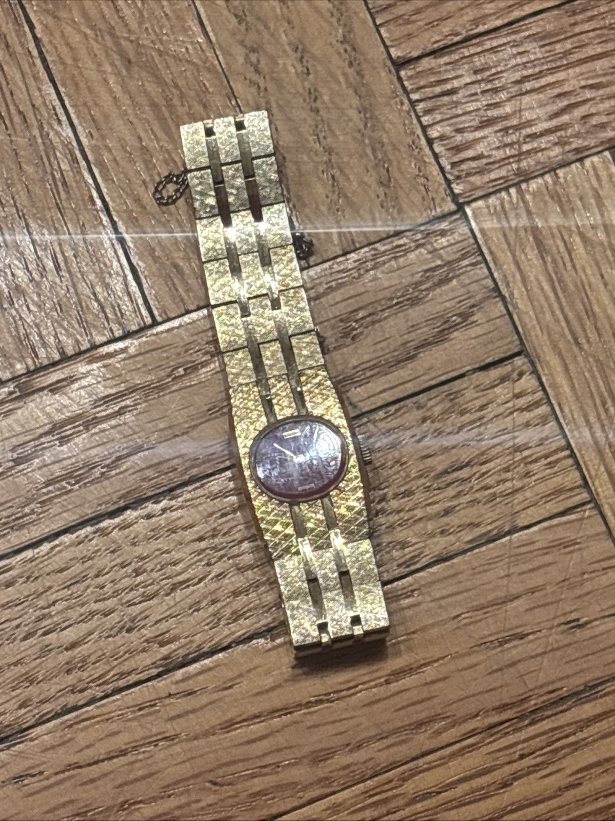 Vintage Seiko 17mm Women’s Mechanical Watch 11-7699 Red Dial – Japan Made RUNS