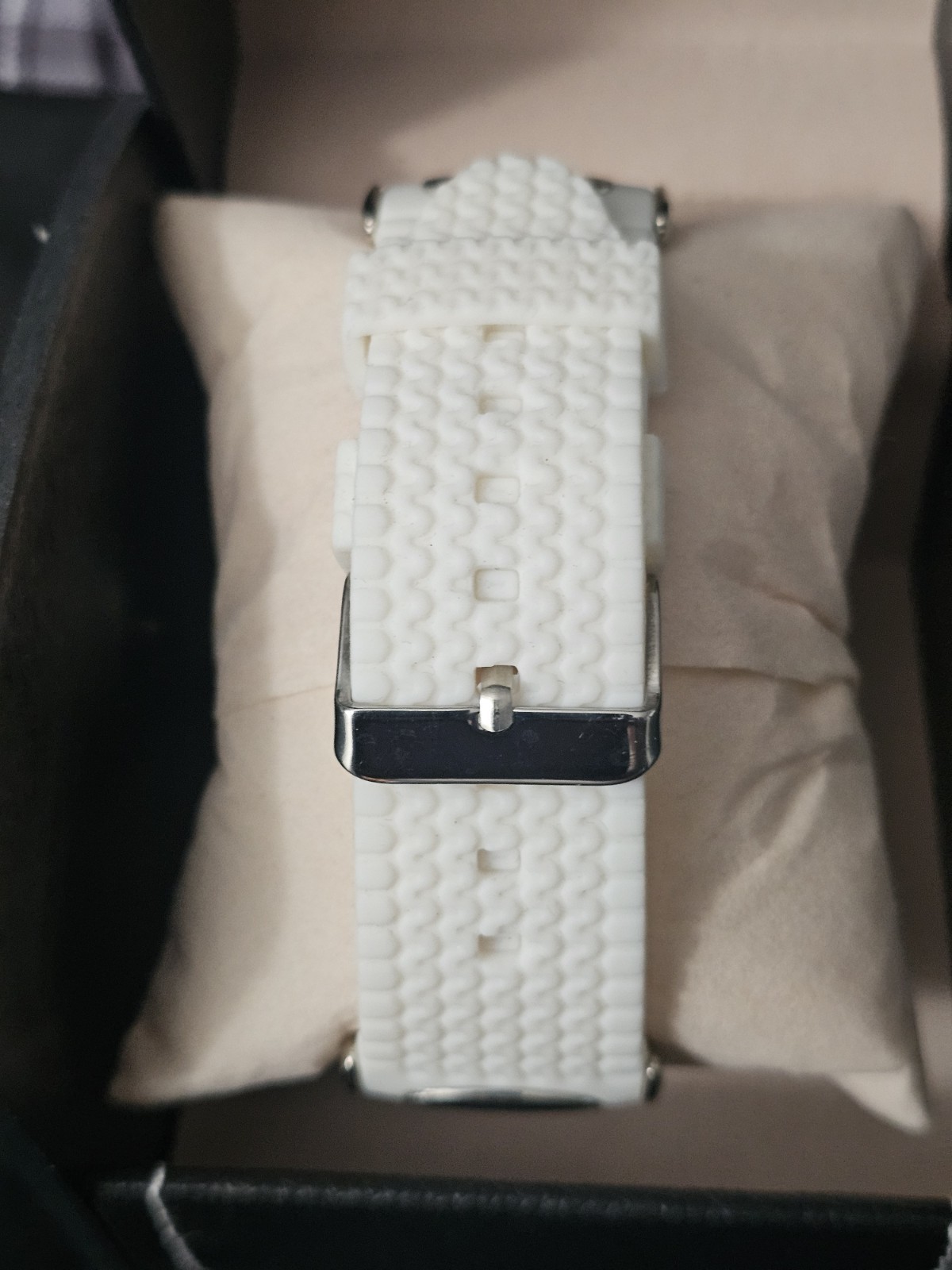 53.1mm LARGE Quartz Analog Watch Metal Tone with white Silicone bullet band