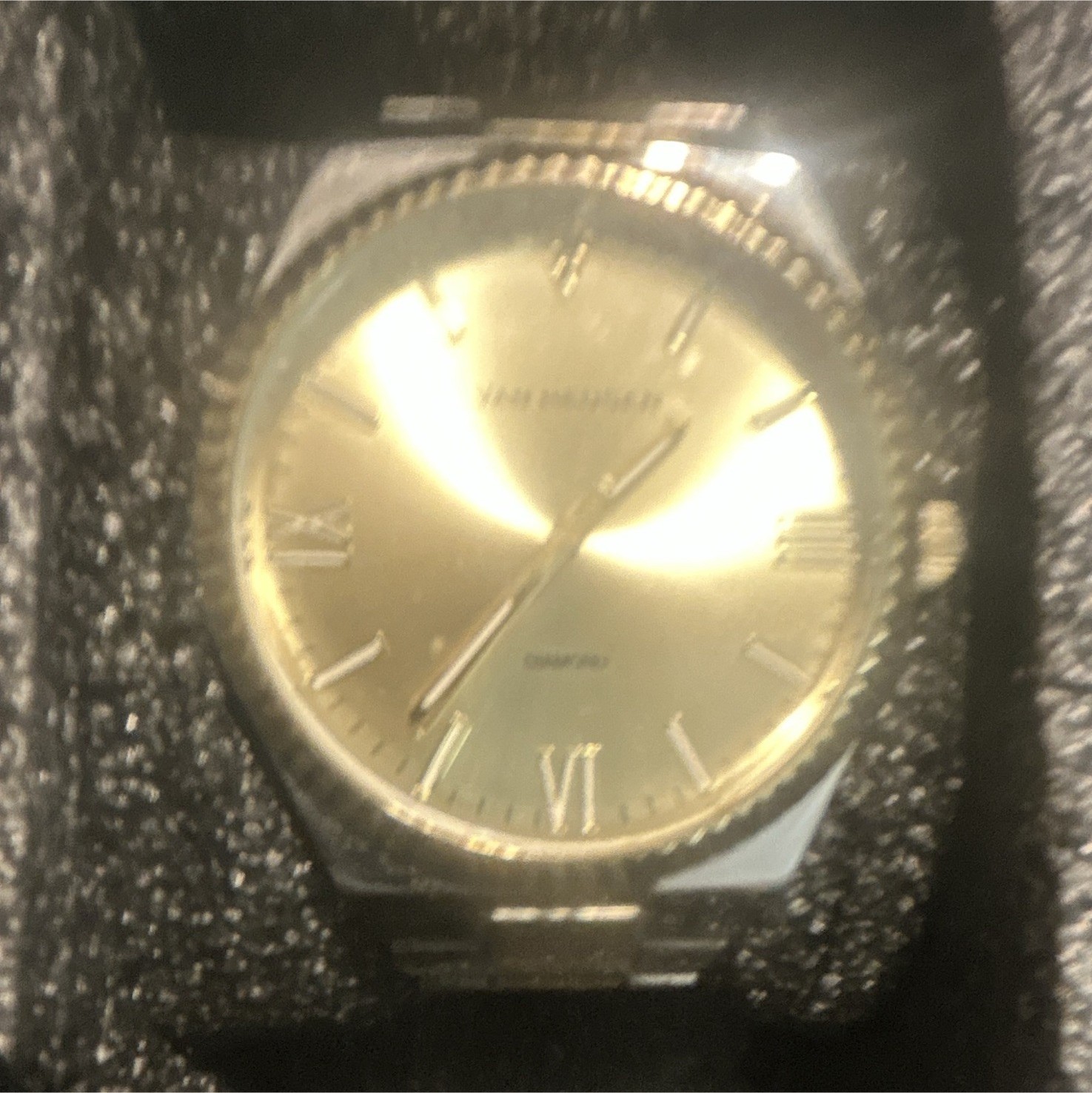 Van Heusen watch with diamond in it ￼