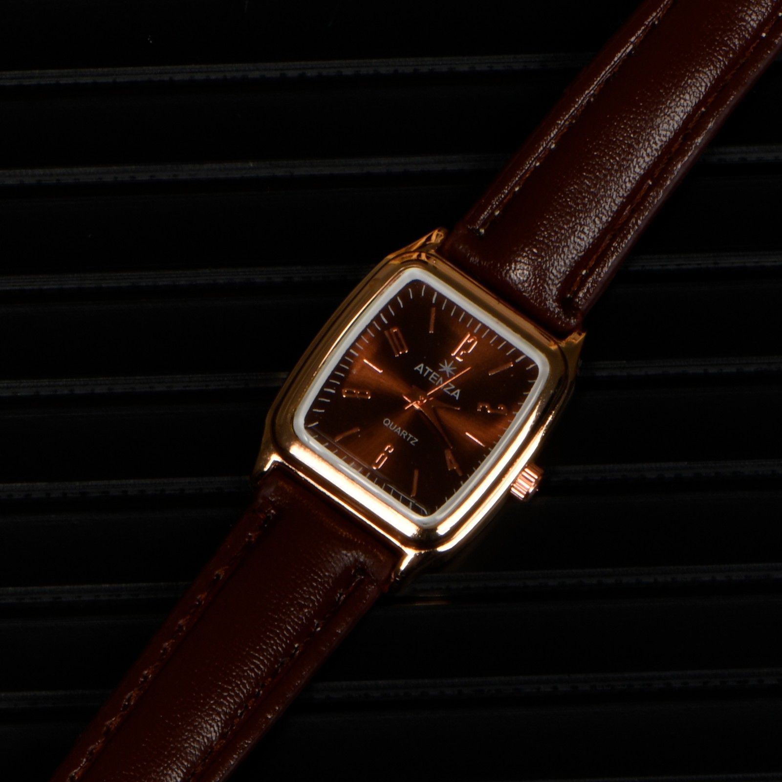 Women Casual Watch Quartz Brown Red Leatheroid Watches Quartz Analog Wristwatch