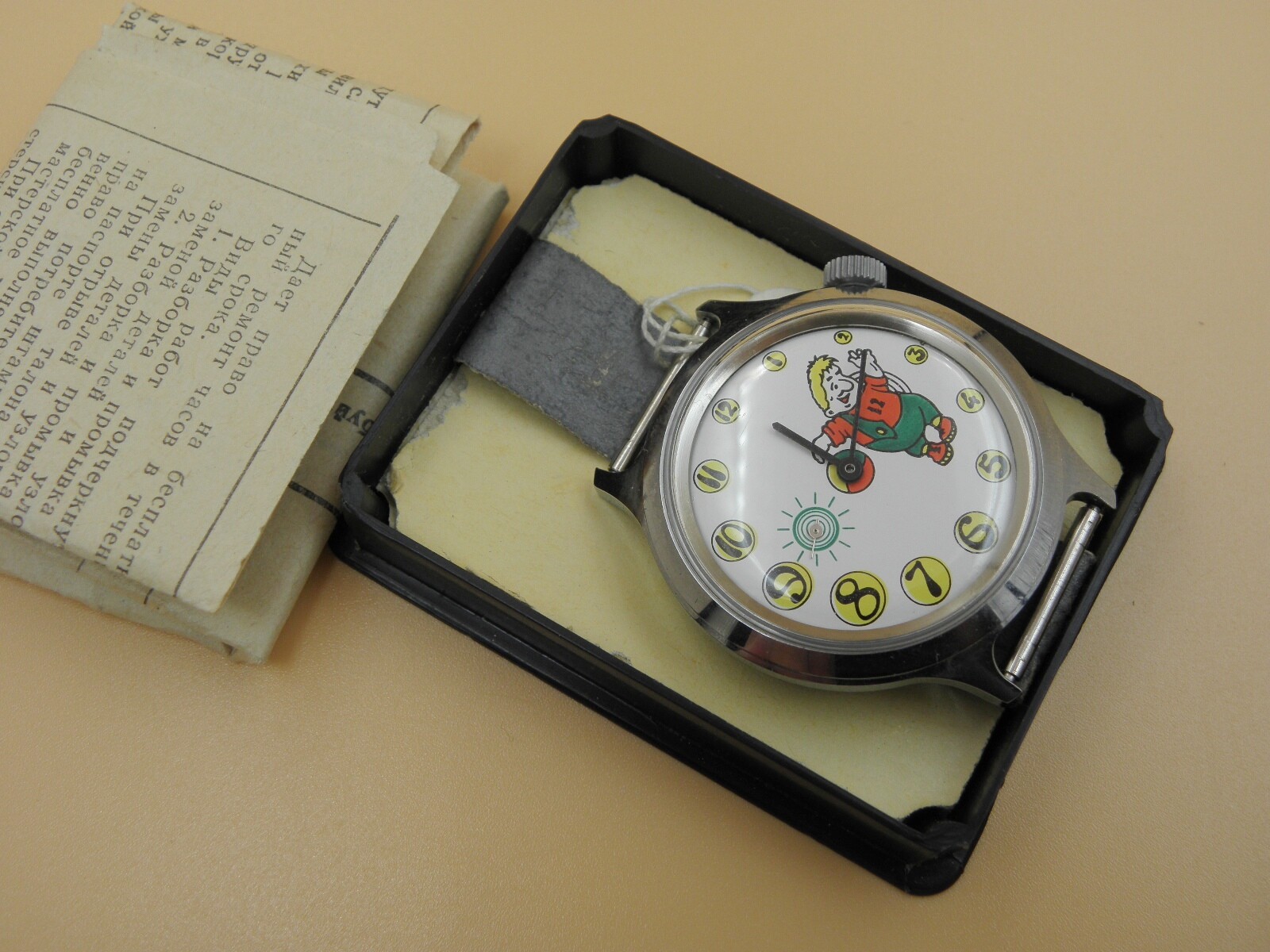 Vintage VOSTOK watch in box w/papers Legendary character Soviet book and movies