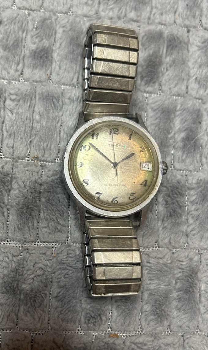 Vintage Timex wristwatch spring wound mechanical wind-up watch chrome silver