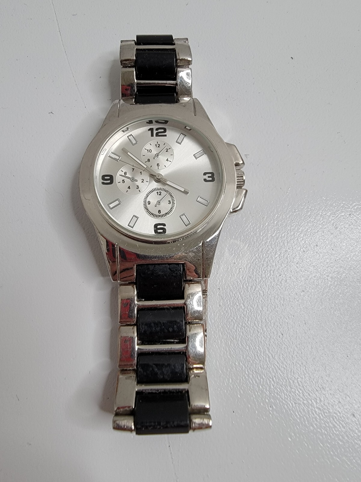 Silver Chrome tone Wristwatch 91-763 Japan Movement Needs Battery