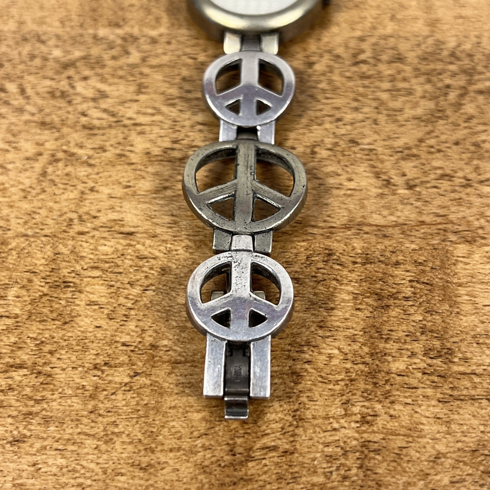 Vintage Lucky Brand Women’s Watch 25mm Peace Sign Band – Needs New Battery