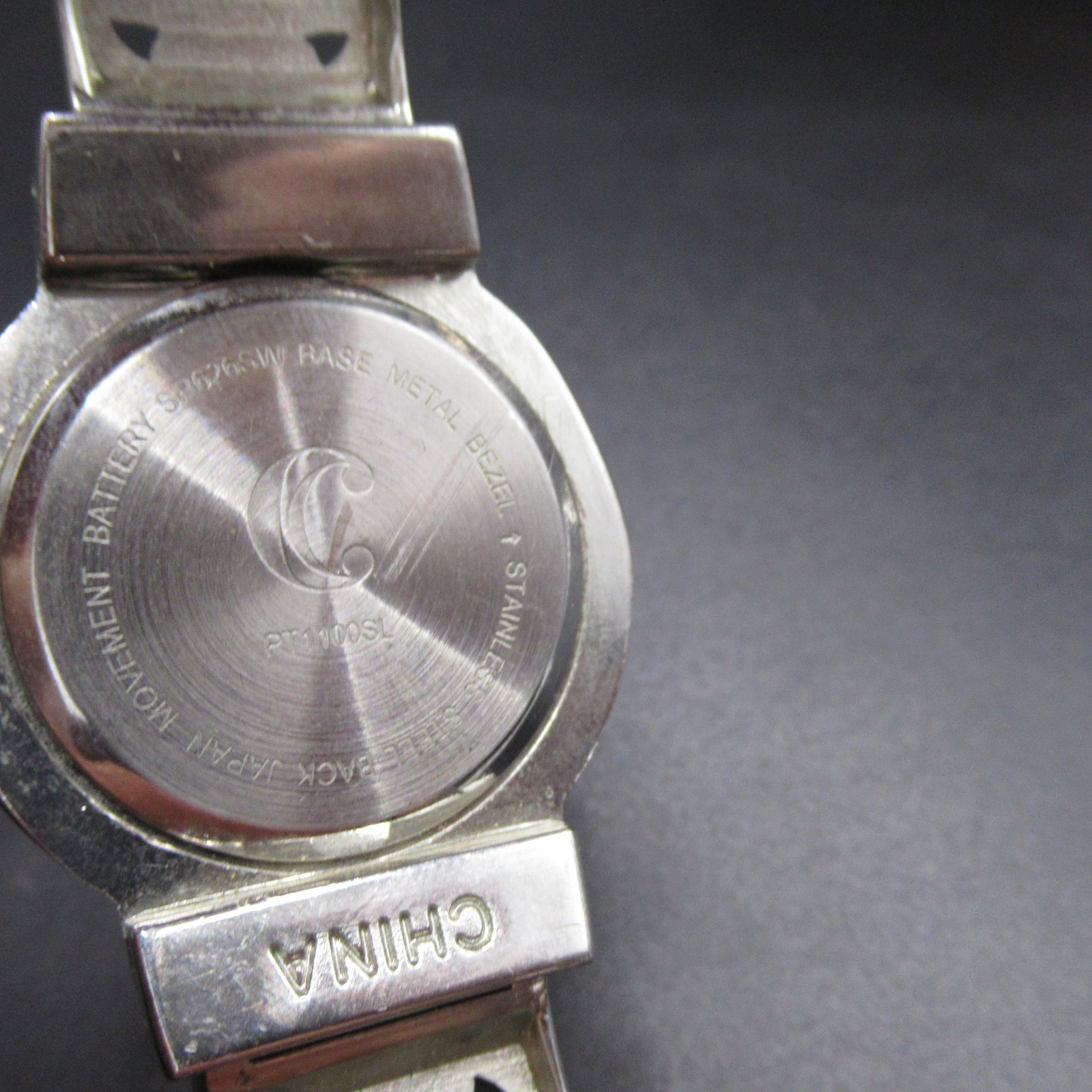 Elegant Silver Tone Bangle Cuff Watch Quartz Rhinestone Bezel Women’s Fashion
