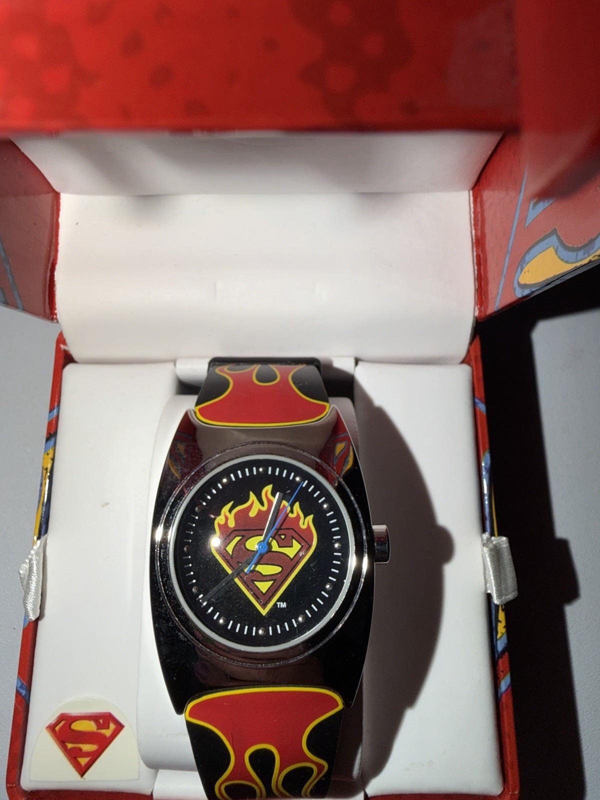 Superman The Man of Steel Quartz Analog Wristwatch Logo Dial Flame Band Box