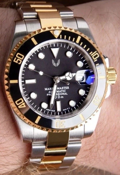 Seiko Men’s Black-NH35 Automatic Watch 40mm Oyster Bracelet