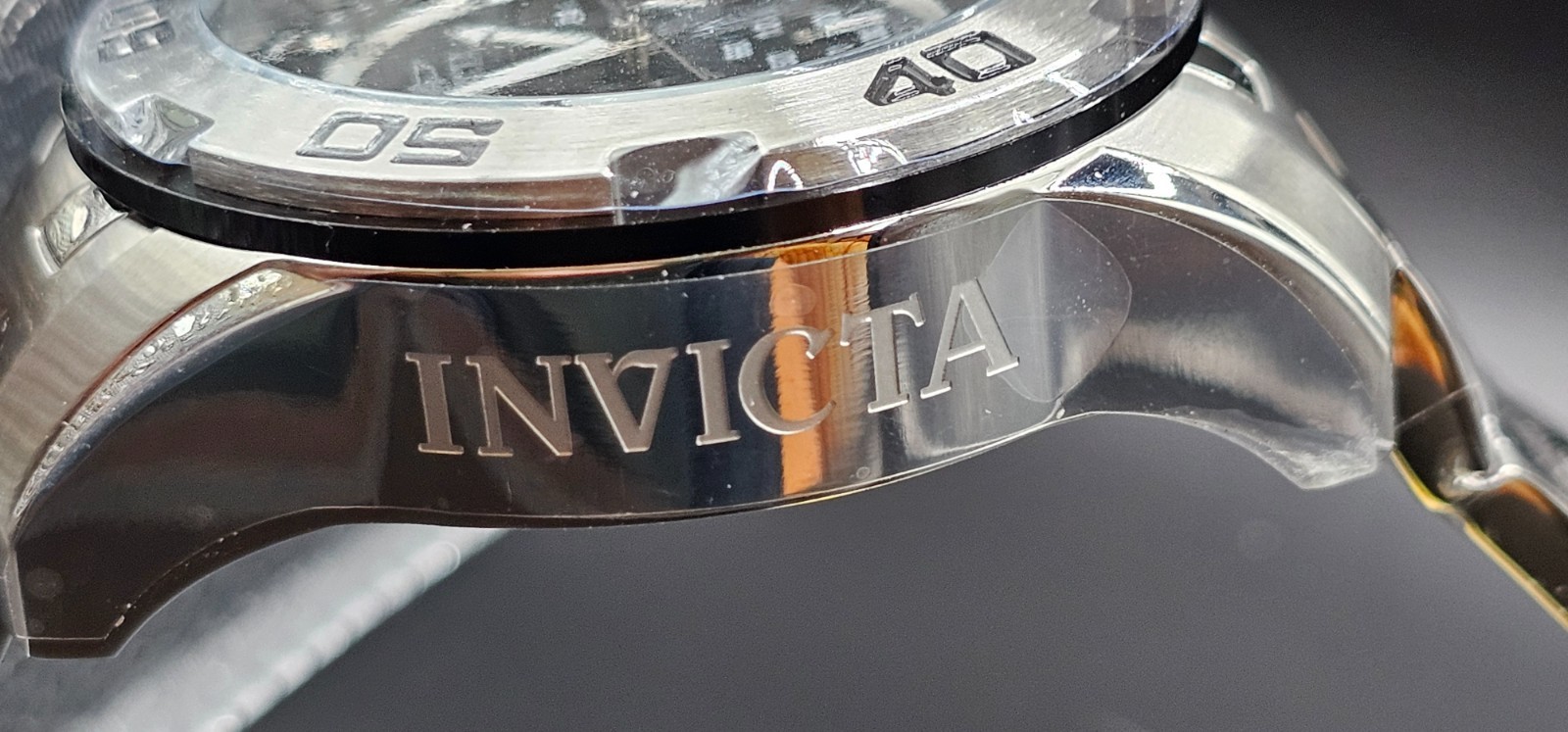 22318 – Invicta Pro Diver SCUBA Men’s Watch – 50mm, Steel (22318)