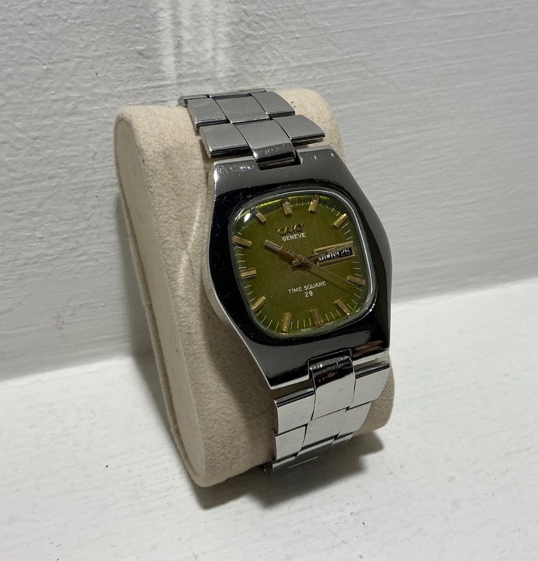 Rare Camy Geneva Time Square 29 Automatic Cushion Case Yellow Green Dial Swiss