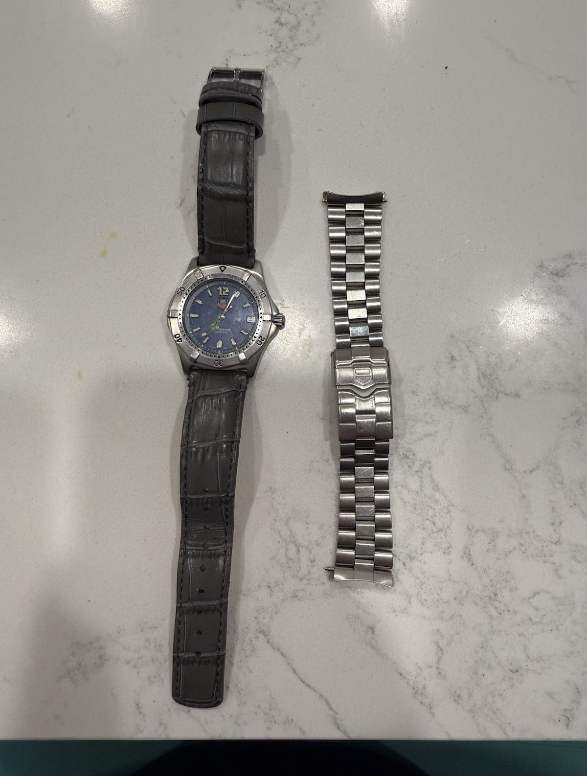 TAG Heuer 2000 Quartz Blue Dial Date 200m SS Watch w Leather Strap + Bracelet