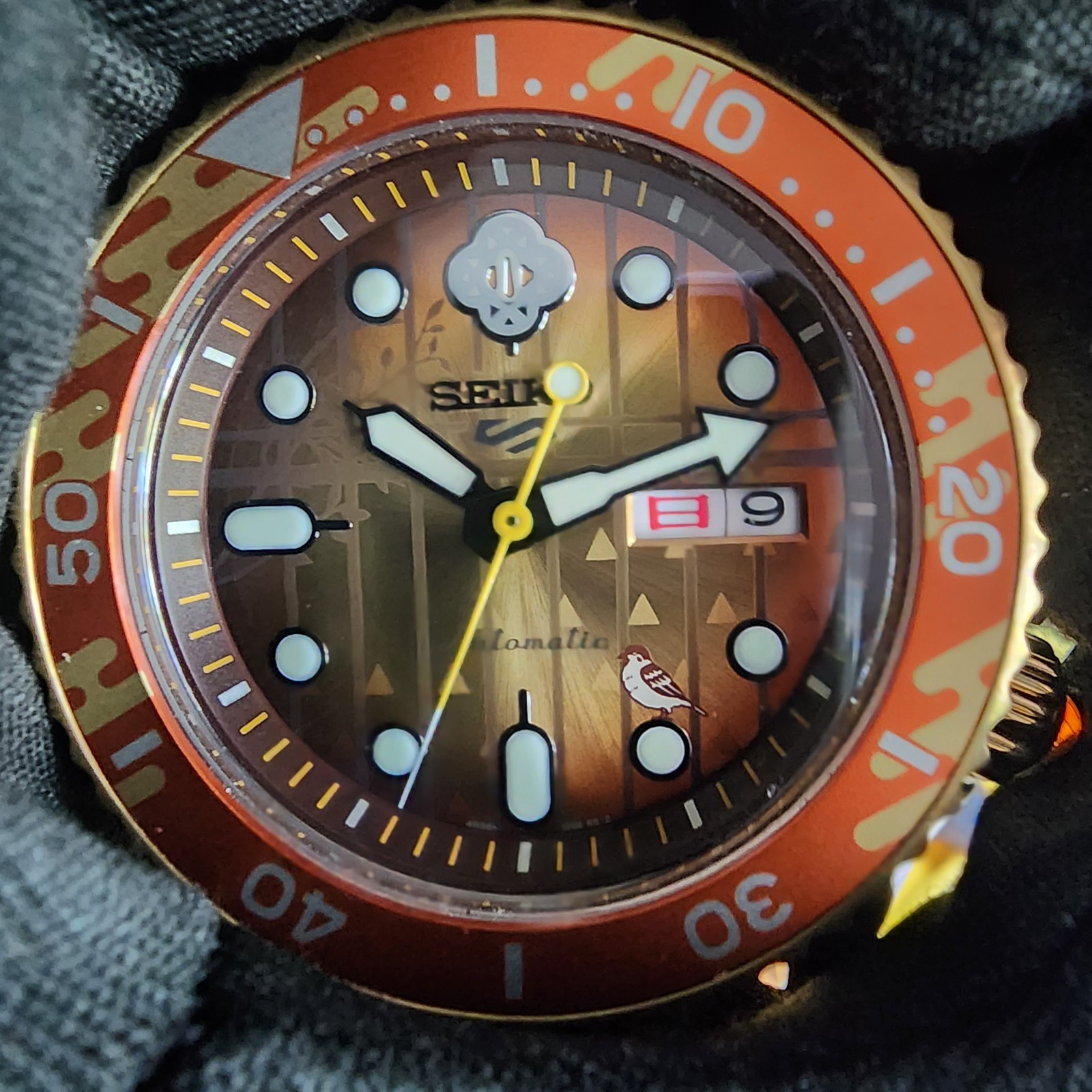 Seiko Demon Slayer Kimetsu No Yaiba SRPJ24 Yellow Zenitsu Agatsuma 4R36 Ltd 500