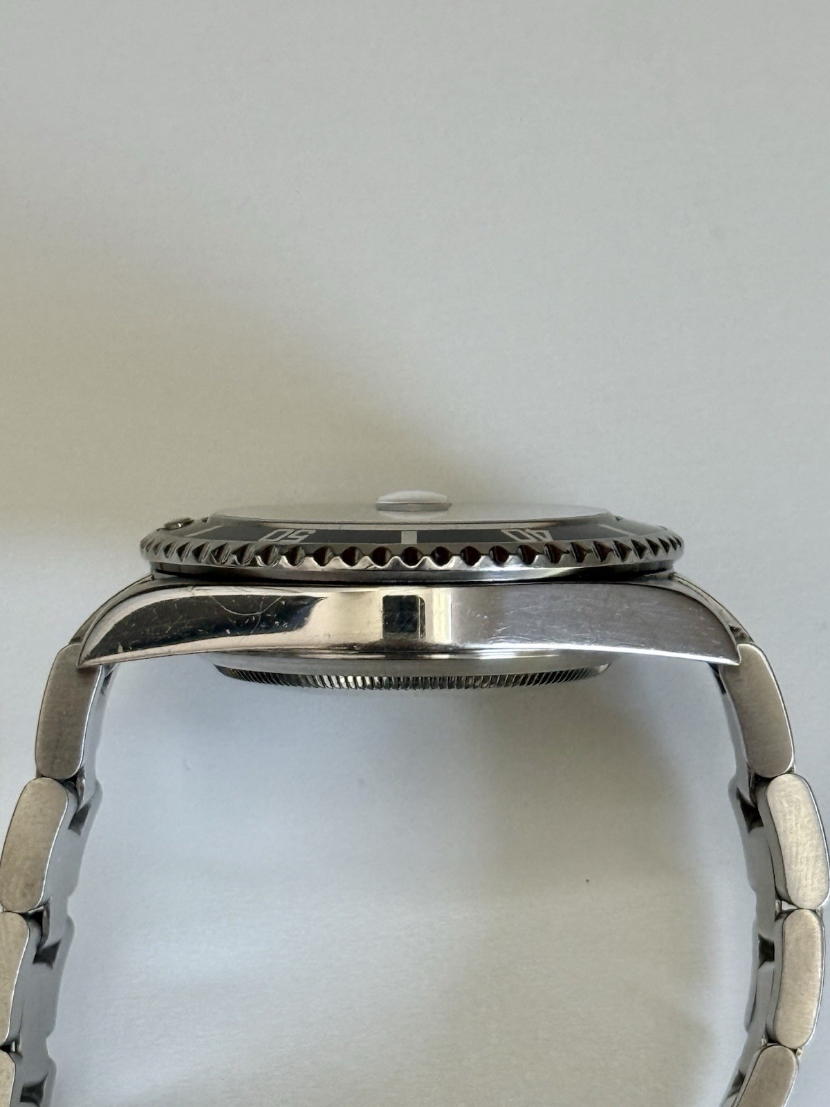 Rolex Submariner 40mm 16610 Silver Oyster Bracelet with Black Bezel No Hole Case