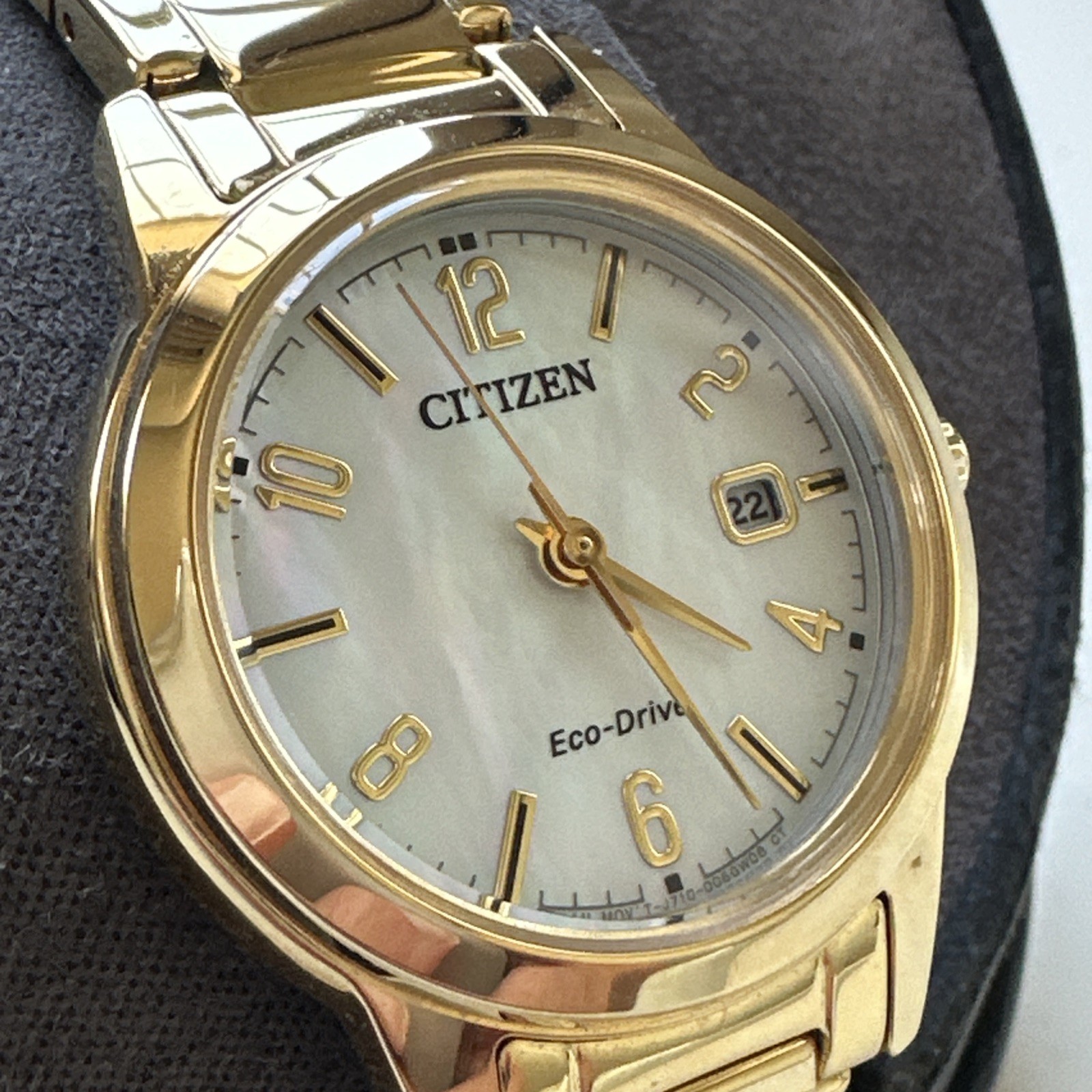 Citizen Gold Womens Analogue Watch FE1242-78D