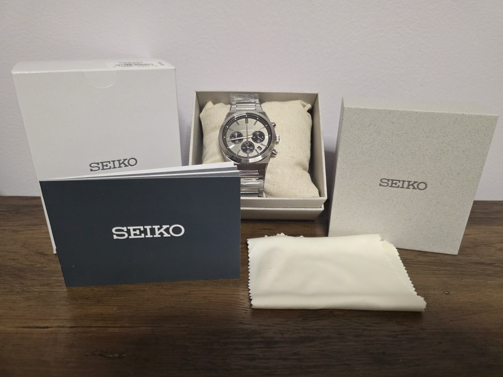 SEIKO SSB455 Grey Sapphire Quartz Silver Chronograph Analog watch JAPAN