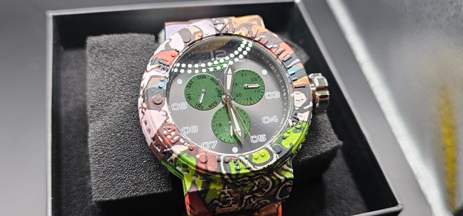 50214 – Invicta Pro Diver NeoArt Flux Men’s Watch – 52mm, Aqua Plating, Steel
