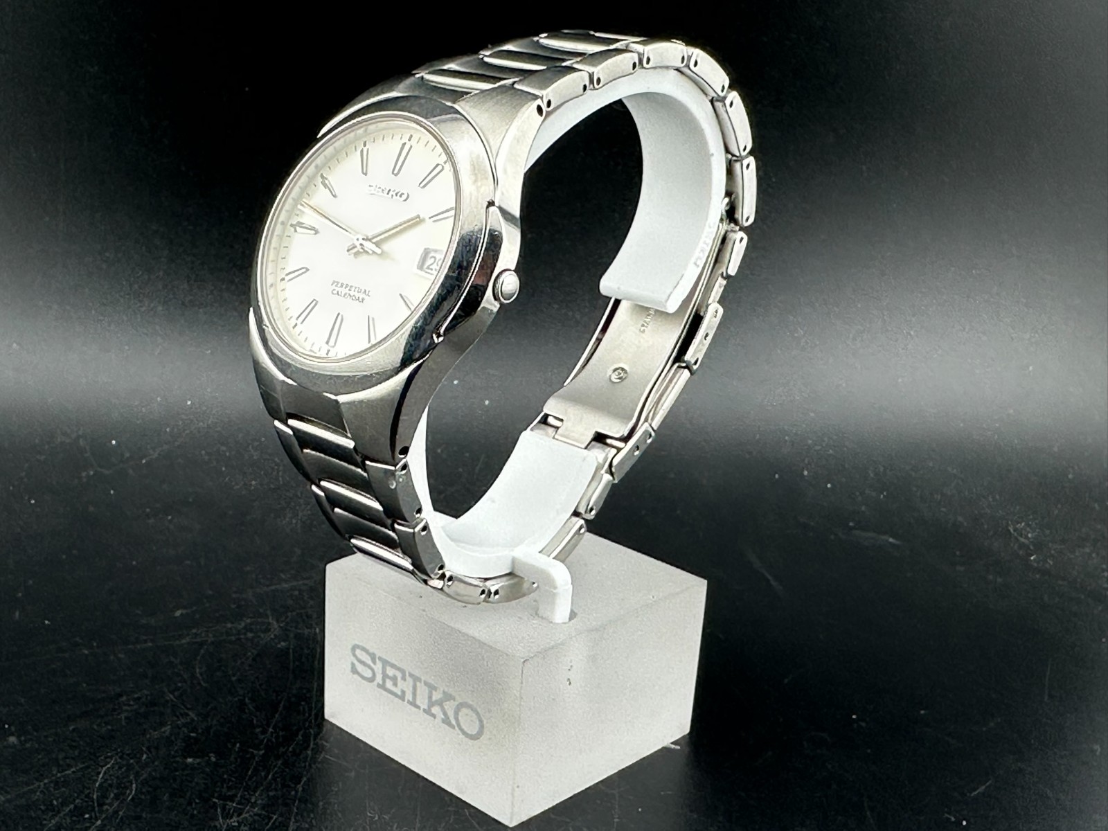 Seiko Men’s Perpetual Calendar Cream Dial Date 37mm Quartz Watch 8F32-0130