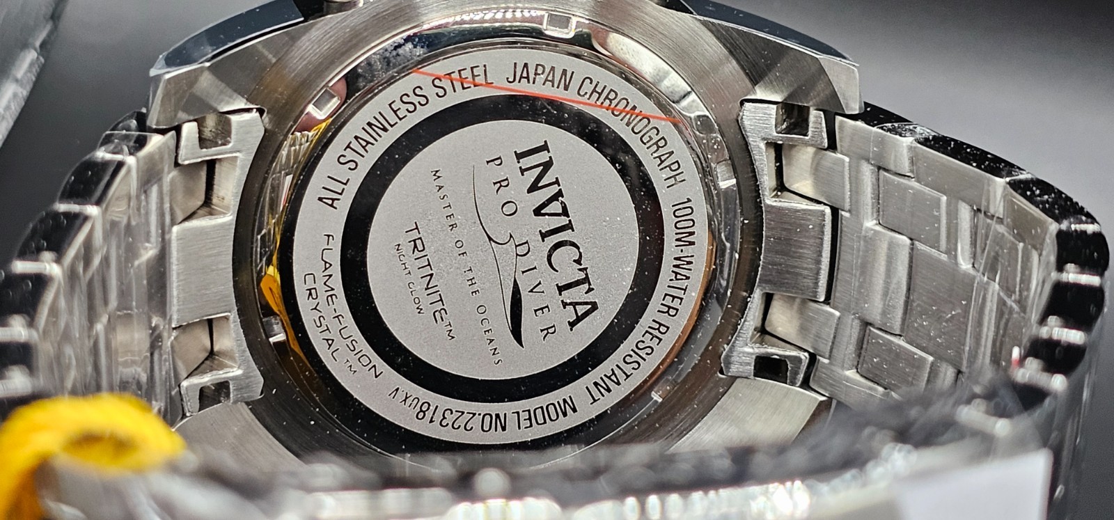 22318 – Invicta Pro Diver SCUBA Men’s Watch – 50mm, Steel (22318)