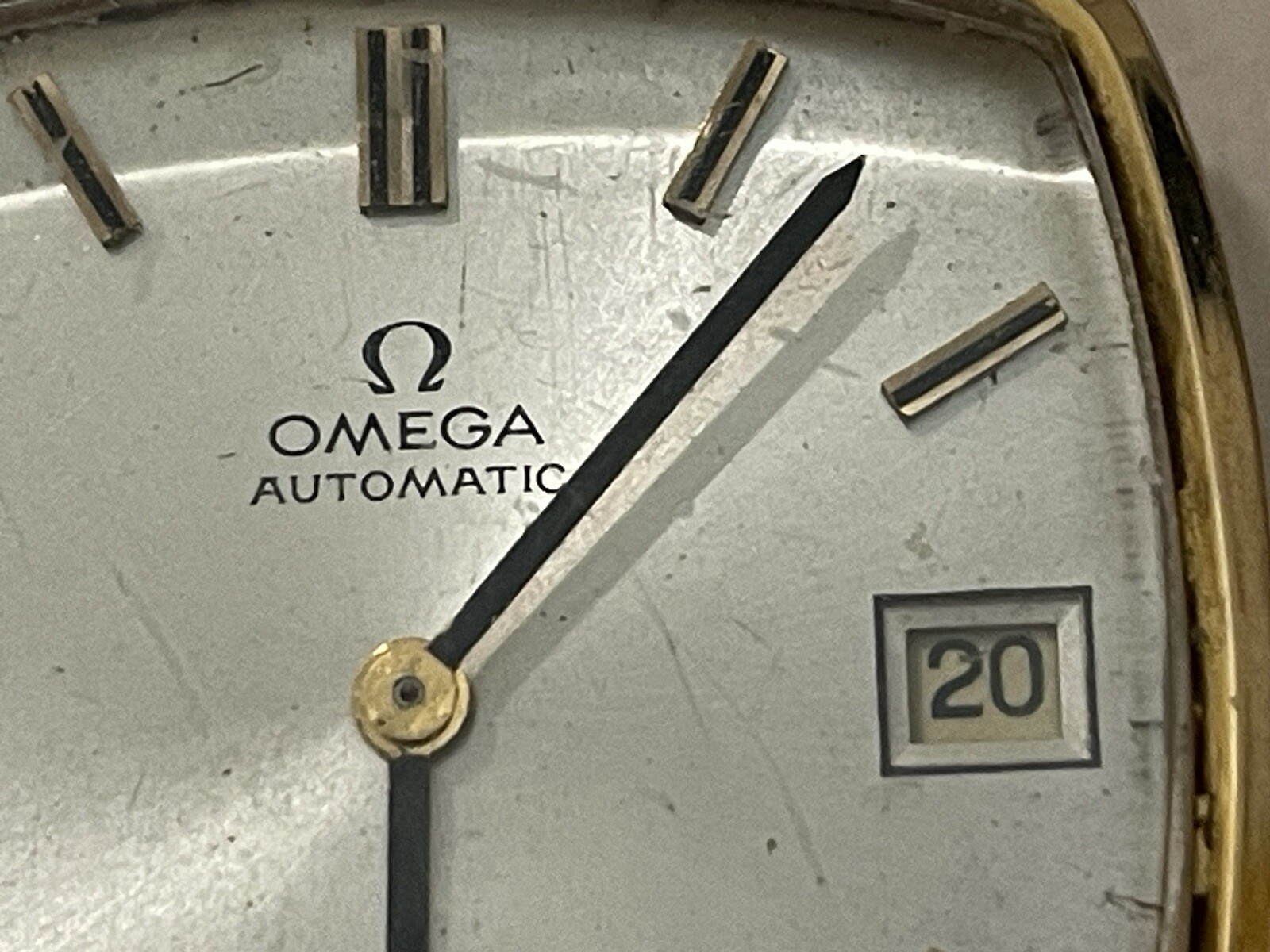 VINTAGE 1970s OMEGA GENEVE AUTOMATIC MEN’S WRISTWATCH IN ORIGINAL BOX