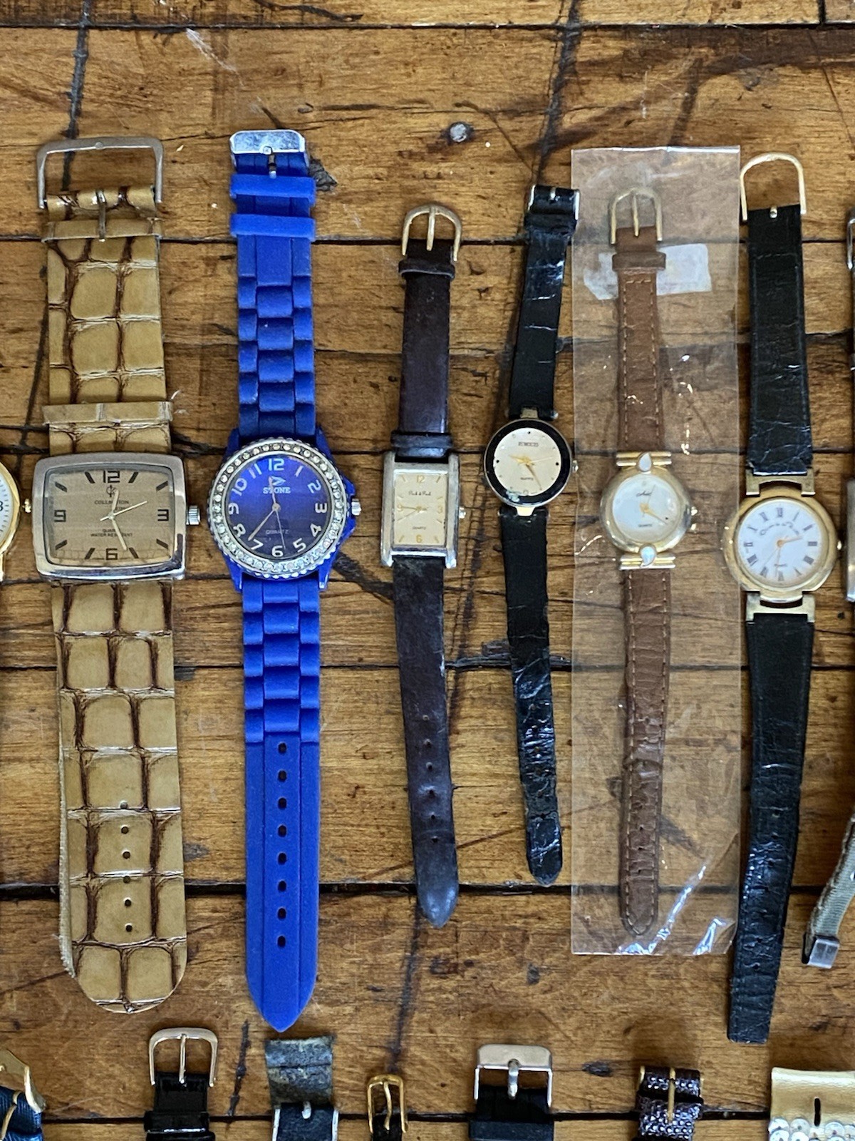 Lot of 70+ Mixed Watches Ladies Fashion Quartz Vintage Parts Repair Resale